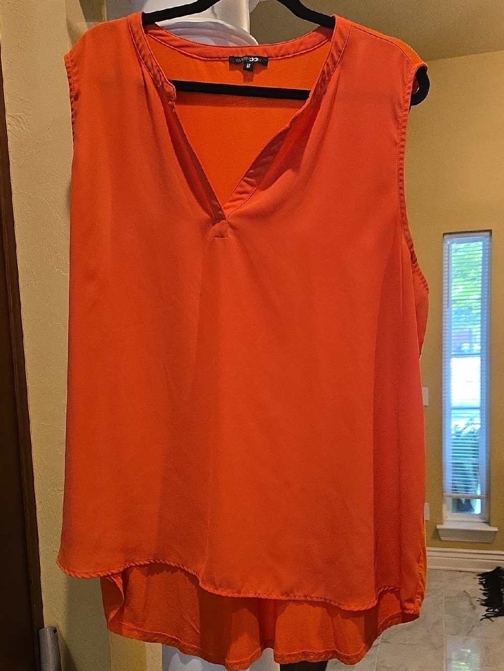 Papermoon Coral Sleeveless V-neck Top Size 3X